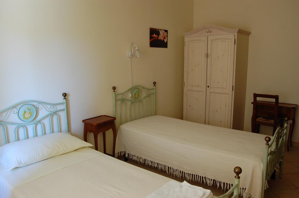 Nurallào Agriturismo Furfullanuヴィラ エクステリア 写真