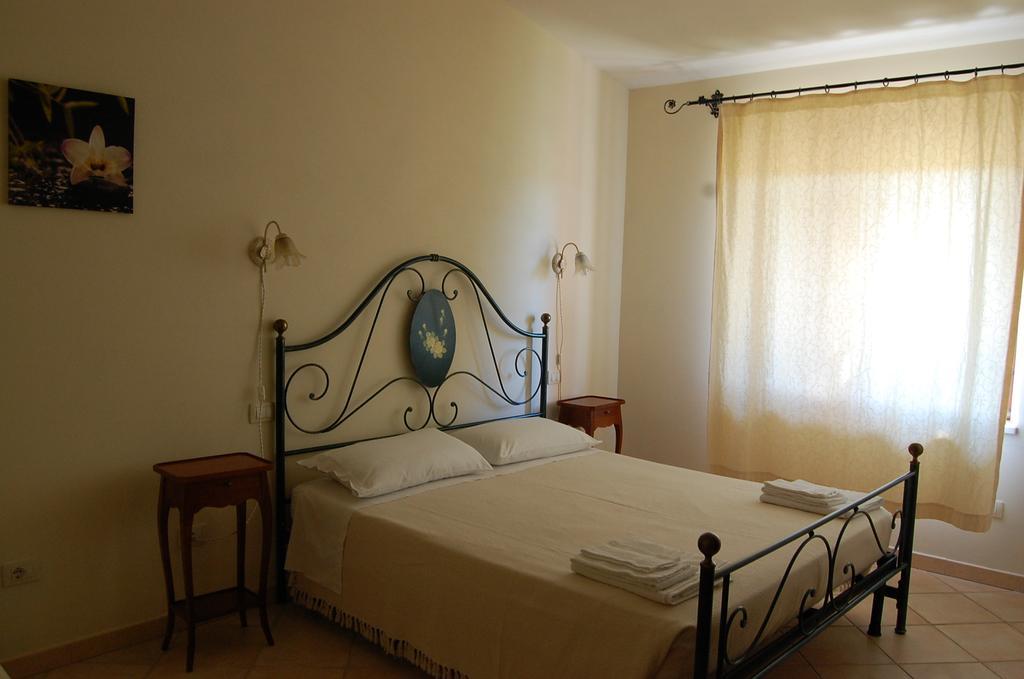 Nurallào Agriturismo Furfullanuヴィラ エクステリア 写真