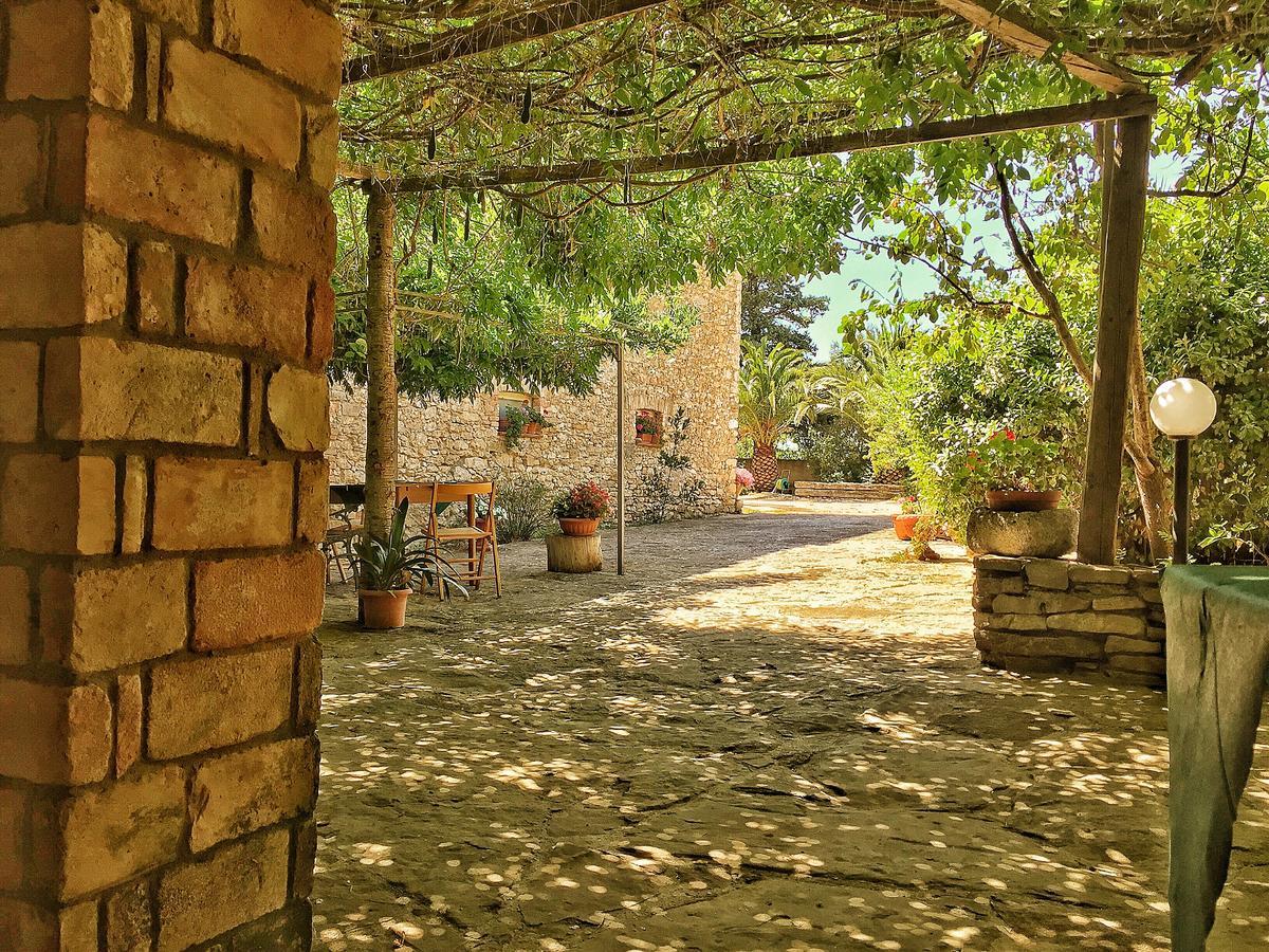 Nurallào Agriturismo Furfullanuヴィラ エクステリア 写真
